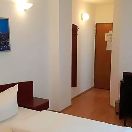 Aurelia 2* Frankfurt nad Mohanem