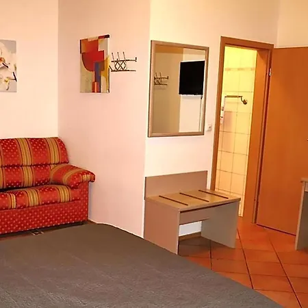 Aurelia Hotel 2*
